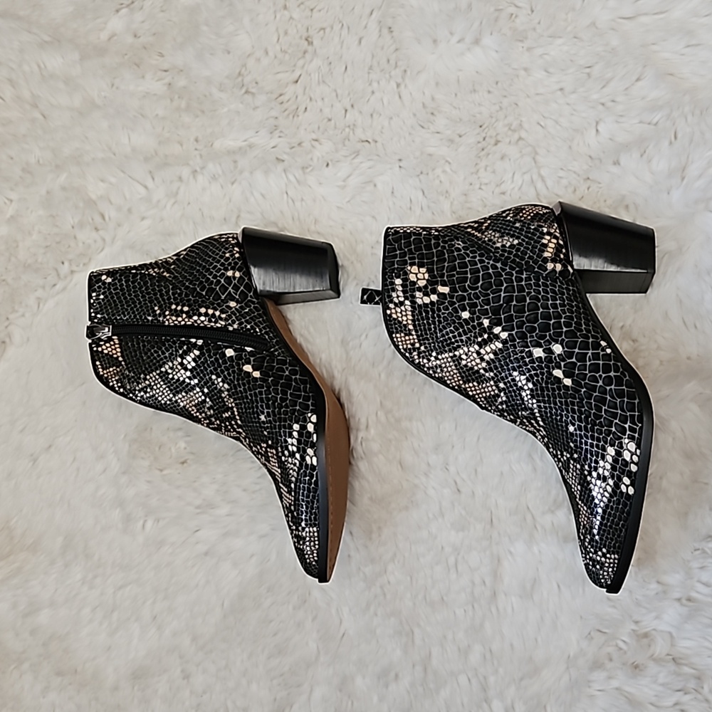 *SOLD* Paolo Westly Black Platinum Snake Print Leather Booties, size 6, NEW, NWB - Picture 11 of 16